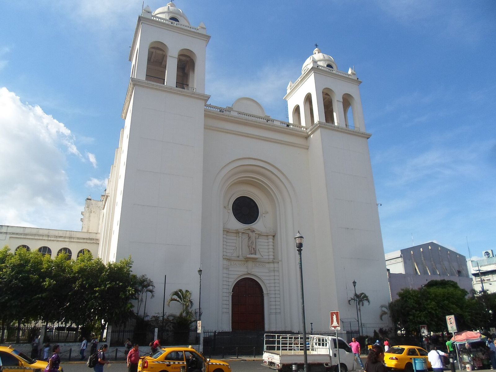 White Metropolitan Cathedral of San Salvador under a blue sky