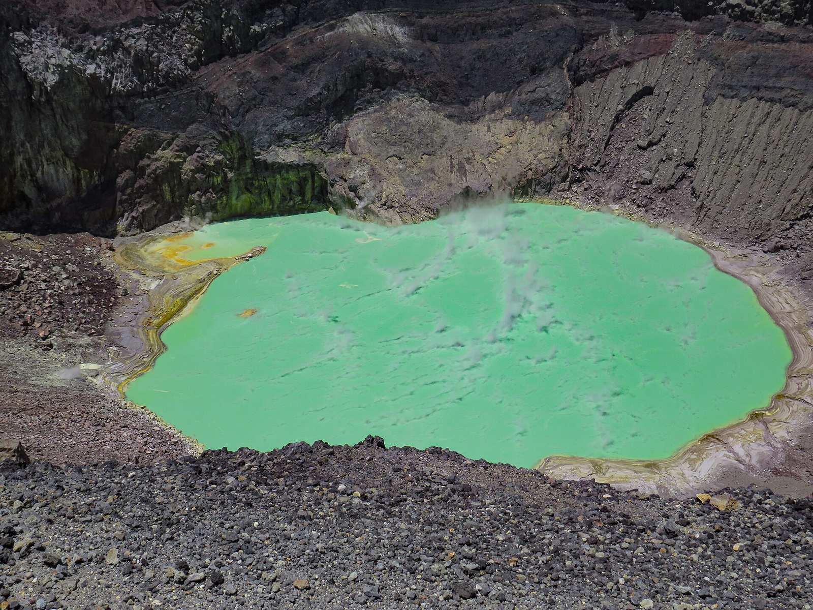 Turquoise crater lake of the Santa Ana (Ilamatepec) volcano